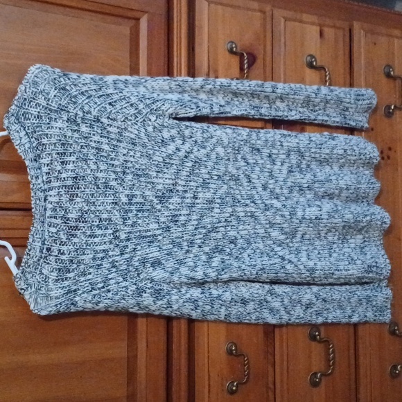 Sweater - Picture 3 of 3